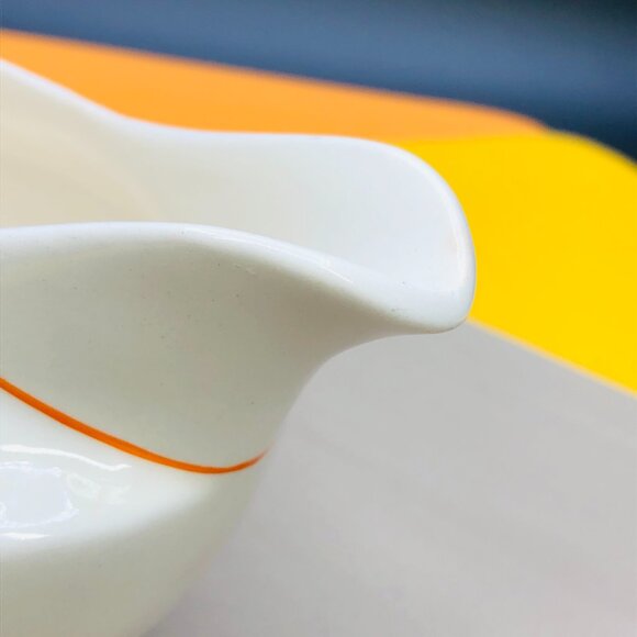 Vintage 40s SWINNERTONS Staffordshire England Majestic Vellum Gravy Boat - Picture 6 of 13